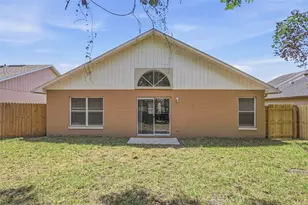 124 Kelly Cir, Sanford, FL 32773 - Photo 3