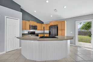 2301 Weatherford Dr, Deltona, FL 32738 - Photo 11