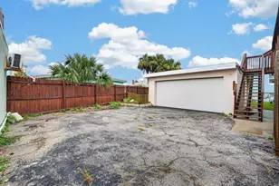 2005 Schulte Ave, Daytona Beach, FL 32118 - Photo 39