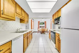 1195 Heidi Ct, Deland, FL 32720 - Photo 9