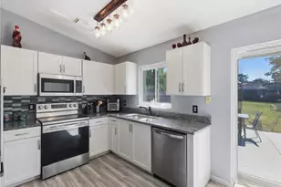 215 Walnut Ave, Orange City, FL 32763 - Photo 9