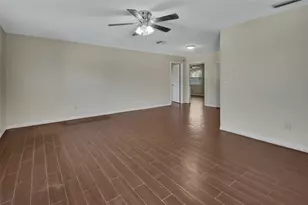 552 S Annapolis Dr, Deltona, FL 32725 - Photo 3
