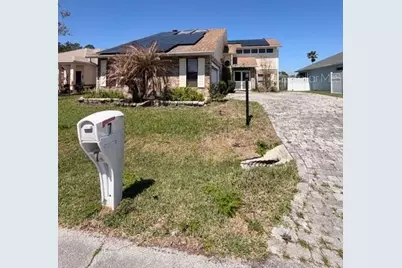 7 Clee Ct, Palm Coast, FL 32137 - Photo 1