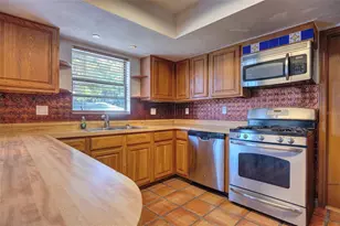 202 Sandspur Ln, Deland, FL 32724 - Photo 9