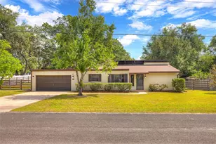 202 Sandspur Ln, Deland, FL 32724 - Photo 1