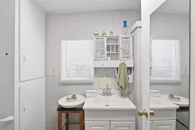 718 E New York Avenue, Deland, FL 32724 - Photo 13
