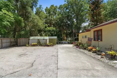 718 E New York Avenue, Deland, FL 32724 - Photo 27