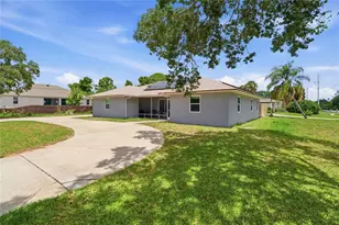 602 Lake Dr, Sebastian, FL 32958 - Photo 1