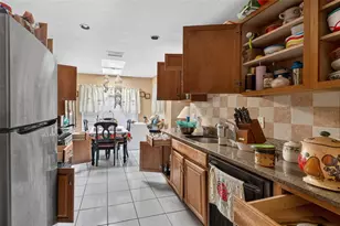 212 65th Ave Dr W, Bradenton, FL 34207 - Photo 9