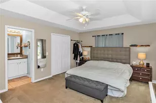 2111 E Parkton Dr, Deltona, FL 32725 - Photo 11