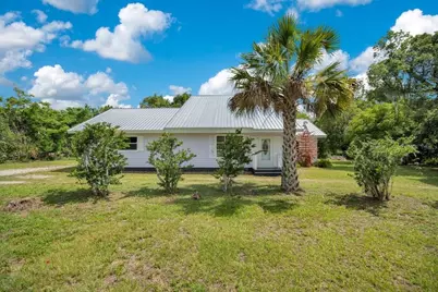 110 W Washington Avenue, Deland, FL 32720 - Photo 1