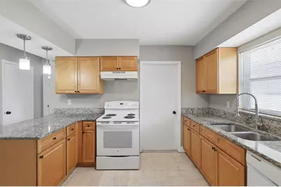 2852 English Drive, Deltona, FL 32738 - Photo 11