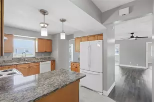 2852 English Dr, Deltona, FL 32738 - Photo 9