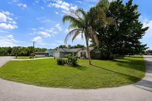 1822 S Houston Dr, Deltona, FL 32738 - Photo 5