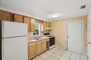 1215 S Delaware Ave, Deland, FL 32720 - Photo 13