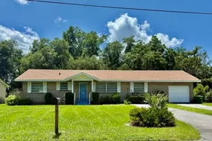 420 N Fairview Ave, Deland, FL 32724 - Photo 1