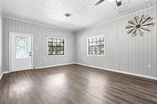 1095 S Ridgewood Ave, Deland, FL 32720 - Photo 11