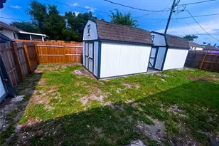3055 Kirkland St, Deltona, FL 32738 - Photo 3