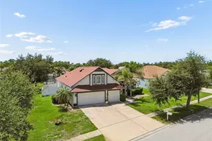5737 Wynstone Ln, Zephyrhills, FL 33541 - Photo 3