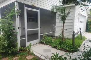 17449 SE 81st Newberry Ct, The Villages, FL 32162 - Photo 3