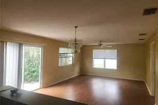17449 SE 81st Newberry Ct, The Villages, FL 32162 - Photo 7