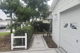 17449 SE 81st Newberry Ct, The Villages, FL 32162 - Photo 3