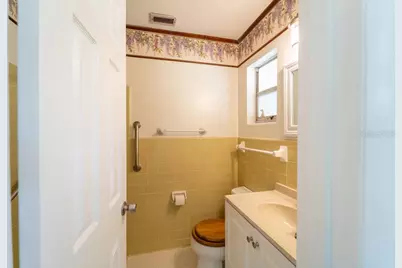 686 E Kentucky Avenue, Deland, FL 32724 - Photo 23