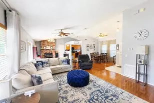 561 Astoria Dr, Deland, FL 32724 - Photo 3