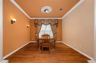 314 W Lake Victoria Cir, Deland, FL 32724 - Photo 9