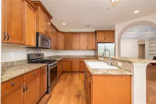 314 W Lake Victoria Cir, Deland, FL 32724 - Photo 13