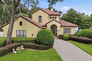 315 W Blue Water Edge Dr, Eustis, FL 32736 - Photo 1