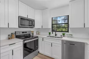 31018 Cove Rd, Tavares, FL 32778 - Photo 5