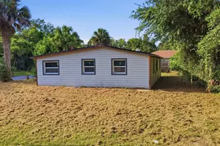921 S Salisbury Ave, Deland, FL 32720 - Photo 9