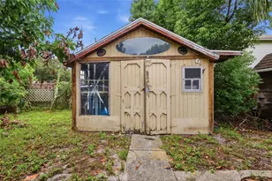 1098 E DeCarlo Dr, Deltona, FL 32725 - Photo 37