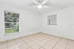 1098 E DeCarlo Dr, Deltona, FL 32725 - Photo 31