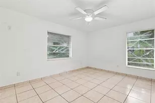 1098 E DeCarlo Dr, Deltona, FL 32725 - Photo 17