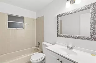 1098 E DeCarlo Dr, Deltona, FL 32725 - Photo 13