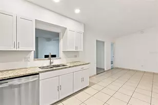 1098 E DeCarlo Dr, Deltona, FL 32725 - Photo 21