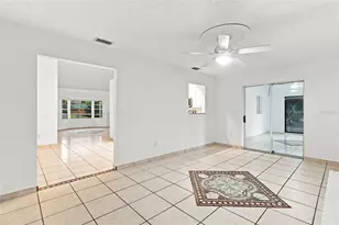 1098 E DeCarlo Dr, Deltona, FL 32725 - Photo 7