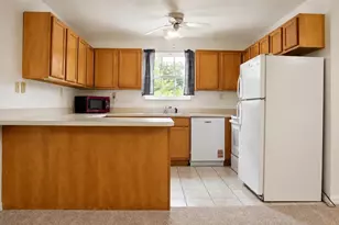 420 E New Hampshire Ave, Deland, FL 32724 - Photo 13