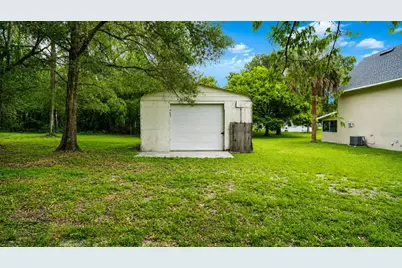 420 E New Hampshire Avenue, Deland, FL 32724 - Photo 9