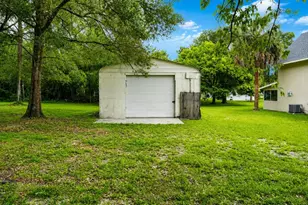 420 E New Hampshire Ave, Deland, FL 32724 - Photo 9