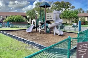 770 N Village Lake Terrace N, Saint Petersburg, FL 33716 - Photo 15
