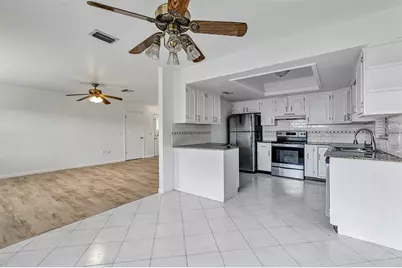 1402 Crystal Court, Tavares, FL 32778 - Photo 11