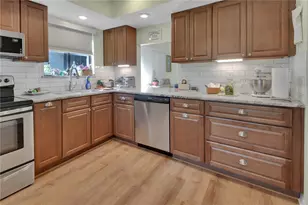 904 Village Green Rd, Deland, FL 32720 - Photo 11
