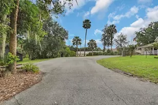 903 E New York Ave, Deland, FL 32724 - Photo 43
