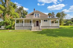 903 E New York Ave, Deland, FL 32724 - Photo 1
