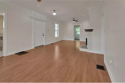 903 E New York Avenue, Deland, FL 32724 - Photo 3