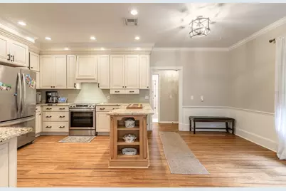 208 W Stetson Avenue, Deland, FL 32720 - Photo 9