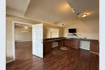 228 S Woodland Boulevard, Deland, FL 32720 - Photo 3